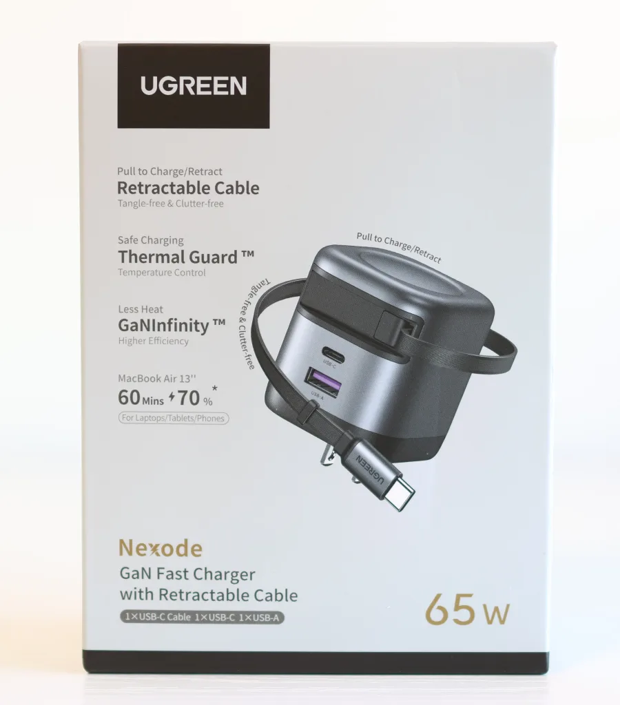 UGREEN Nexode 65W急速充電器のパッケージ写真(巻き取り式USB-Cケーブル搭載)