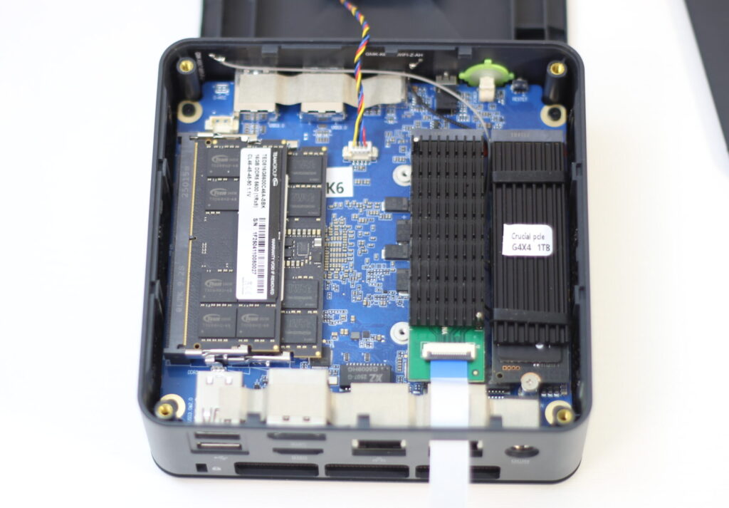 GMKtec K6ミニPCの内部構造、メモリとM.2 SSDスロットを搭載