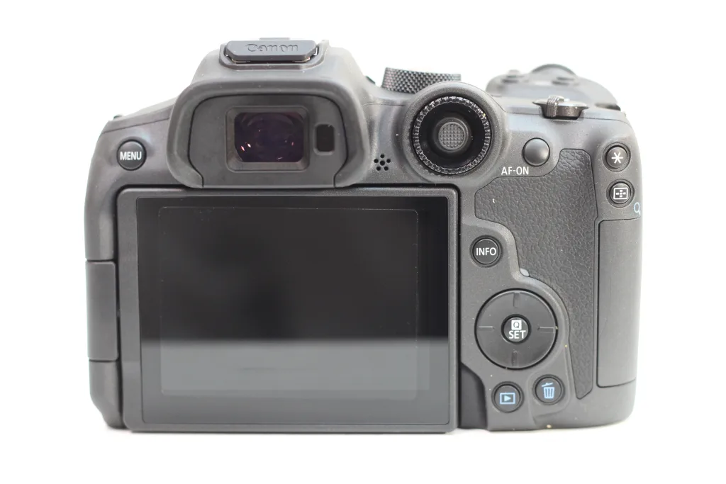 Canon EOS R7の背面デザインとボタン配置の詳細