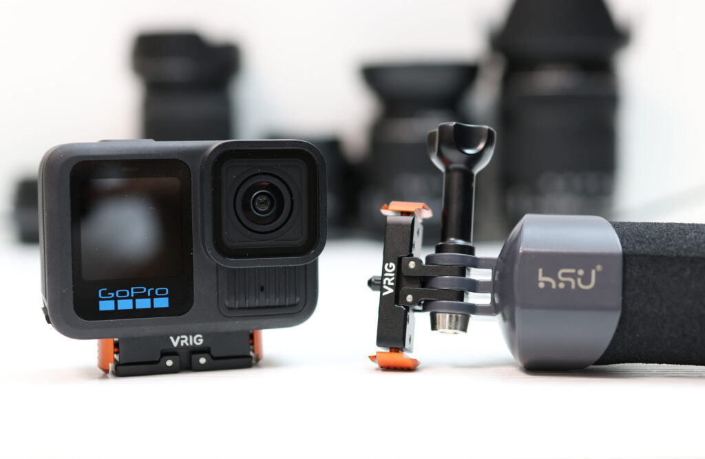 GoPro HERO13 BlackとVRIGクイックマウント、ハンドグリップを組み合わせたVlog向け機材構成。