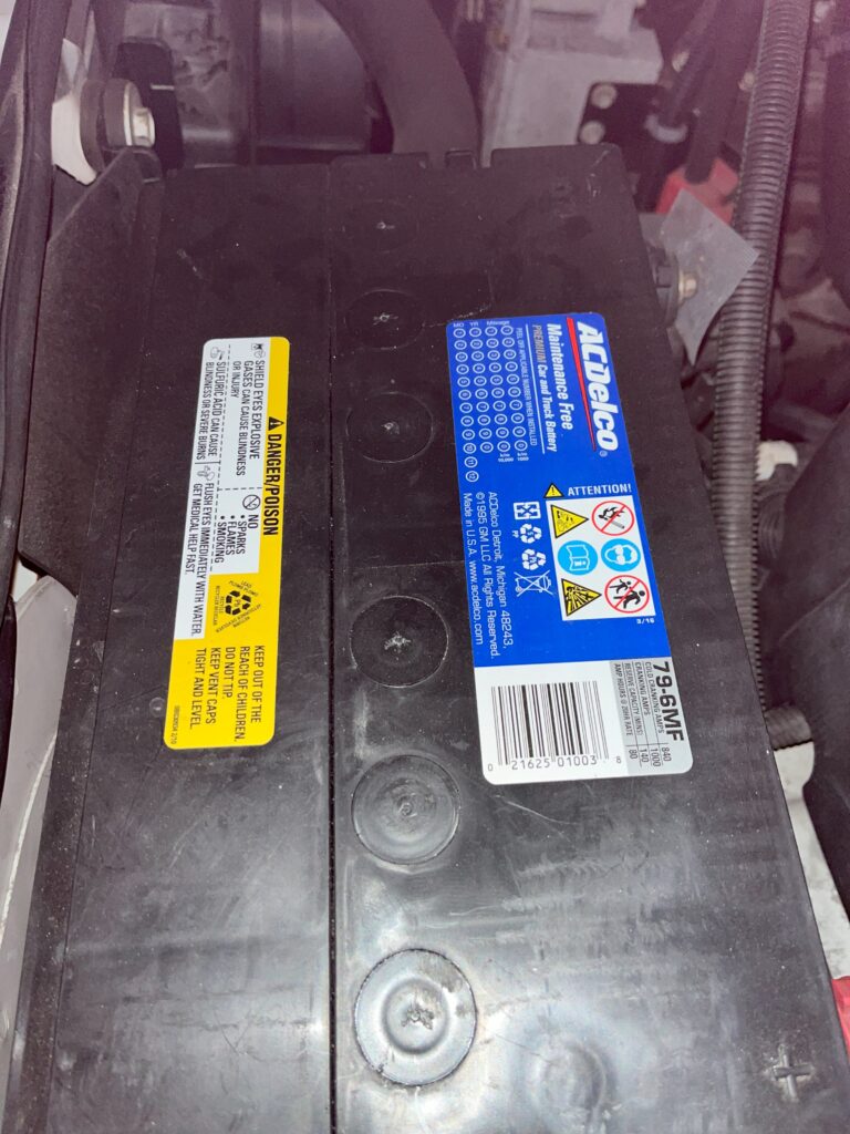ハマーH2に搭載された新しいACDelco製バッテリー