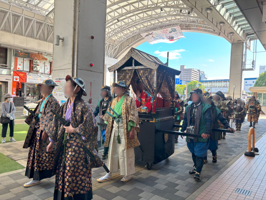鳥取市お城まつりで行われた時代行列の風景
